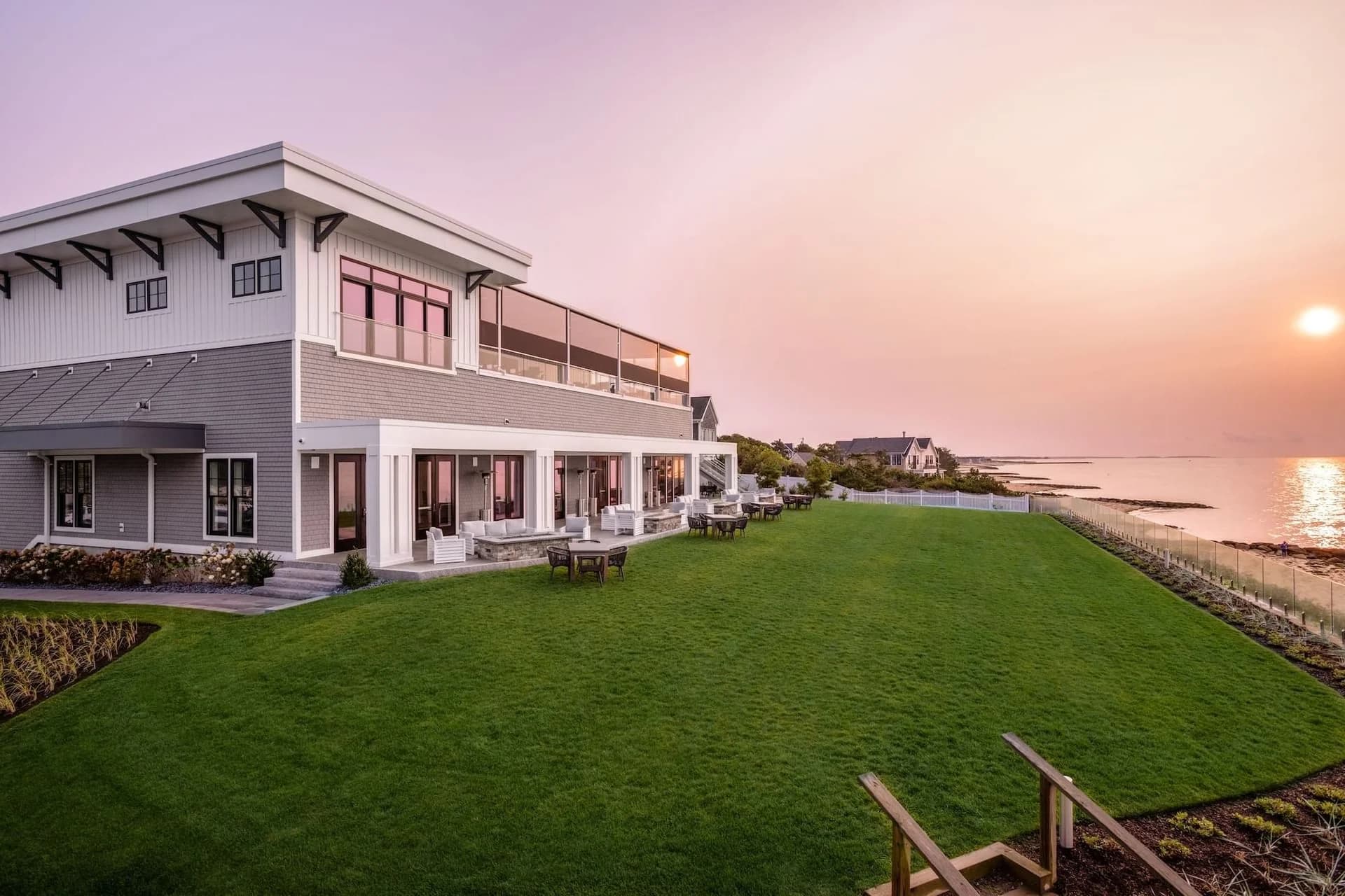Oceanfront rooftop dining at Pelham House Resort in Dennis Port